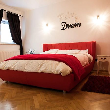 Apartamento Luky10 Braşov Exterior foto
